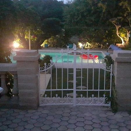 부크벨에르 Le Jardin De Mae 아파트 외부 사진