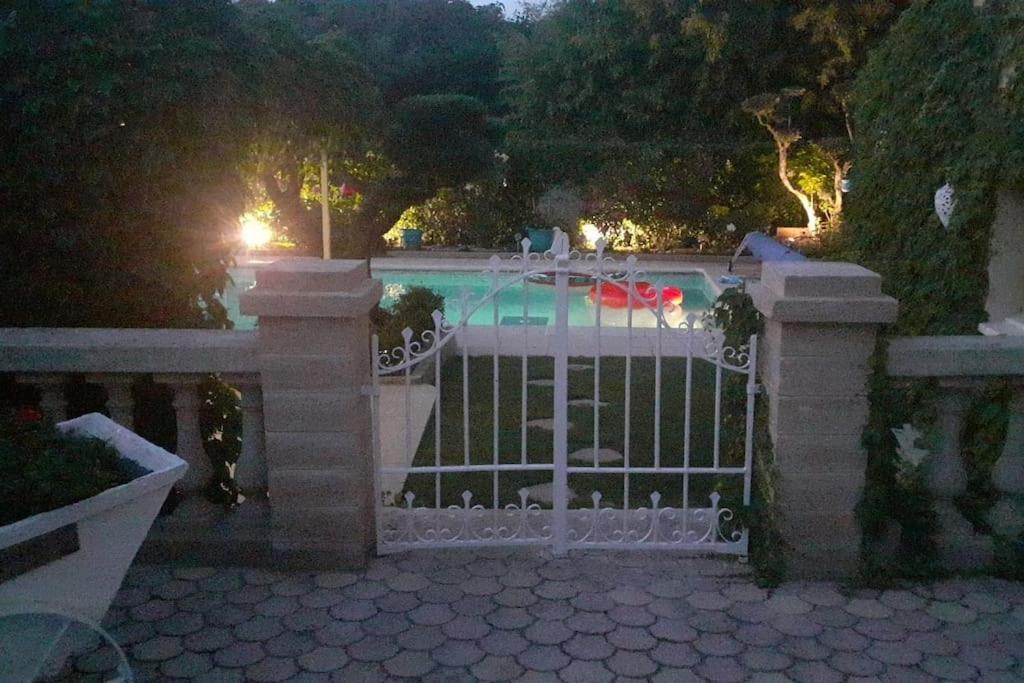 부크벨에르 Le Jardin De Mae 아파트 외부 사진